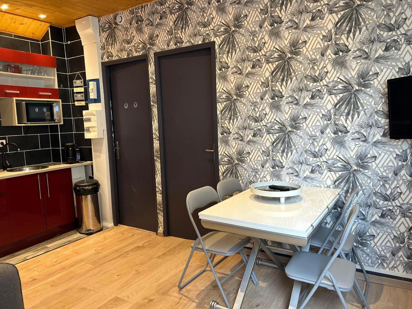 Appartement De Luxe En R/C Idealment Place En Hyper Centre Lourdes Exteriör bild